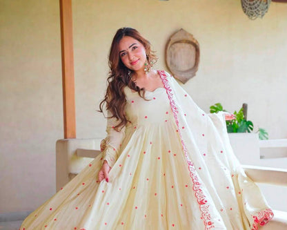 PRETTY WHITE ANARKALI