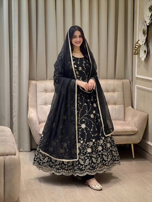 PRETTY BLACK ANARKALI