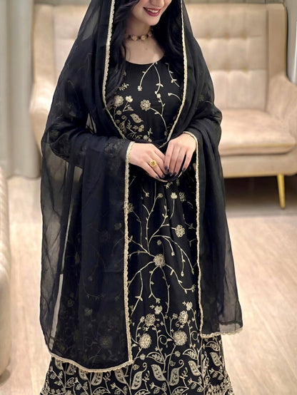 PRETTY BLACK ANARKALI