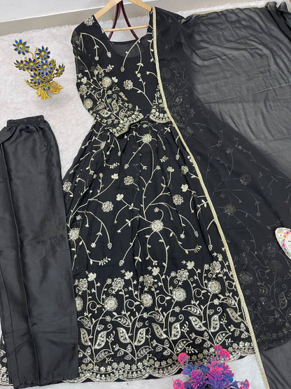 PRETTY BLACK ANARKALI