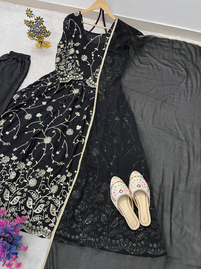 PRETTY BLACK ANARKALI